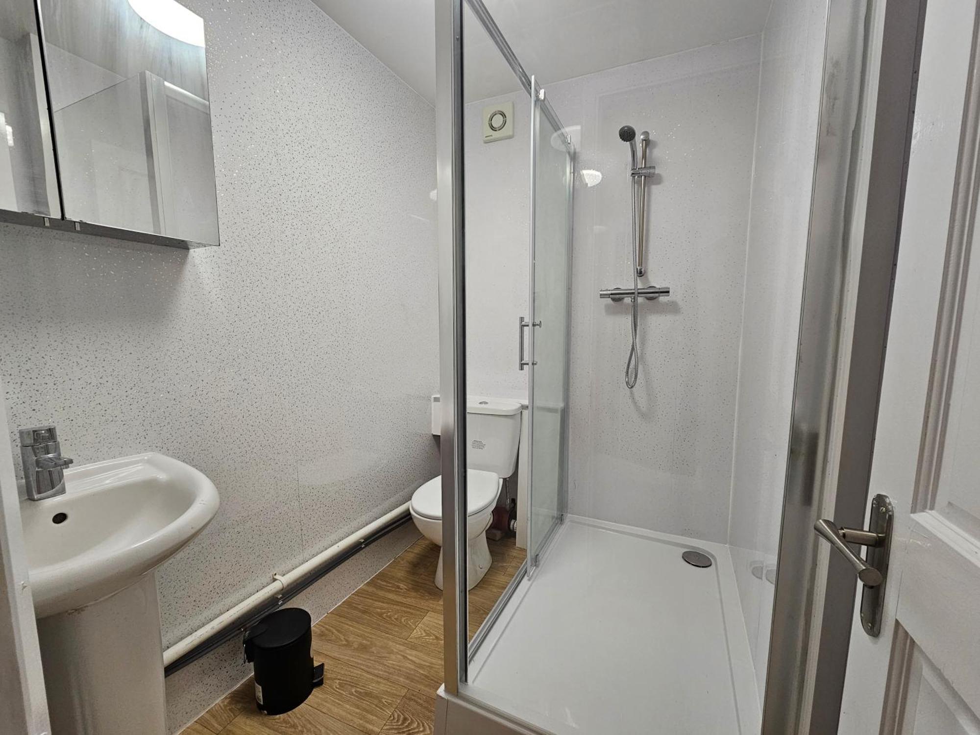 E1 Luxury London